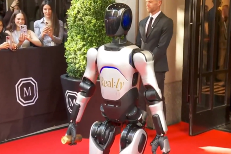 Robot Humanoid AI China Mejeng di Met Gala 2026, Bisa Pose dan Layani Tamu  
